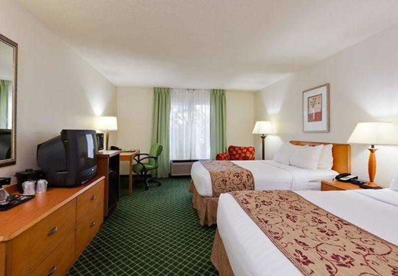 Fairfield Inn & Suites Valparaiso Room photo