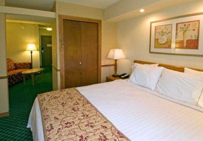 Fairfield Inn & Suites Valparaiso Room photo